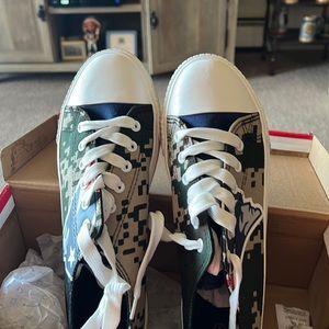 Patriots sneakers mens size 8